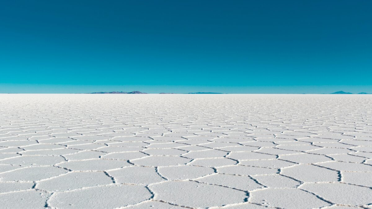 picture of salt flats and blue sky for article on domestic lithium production