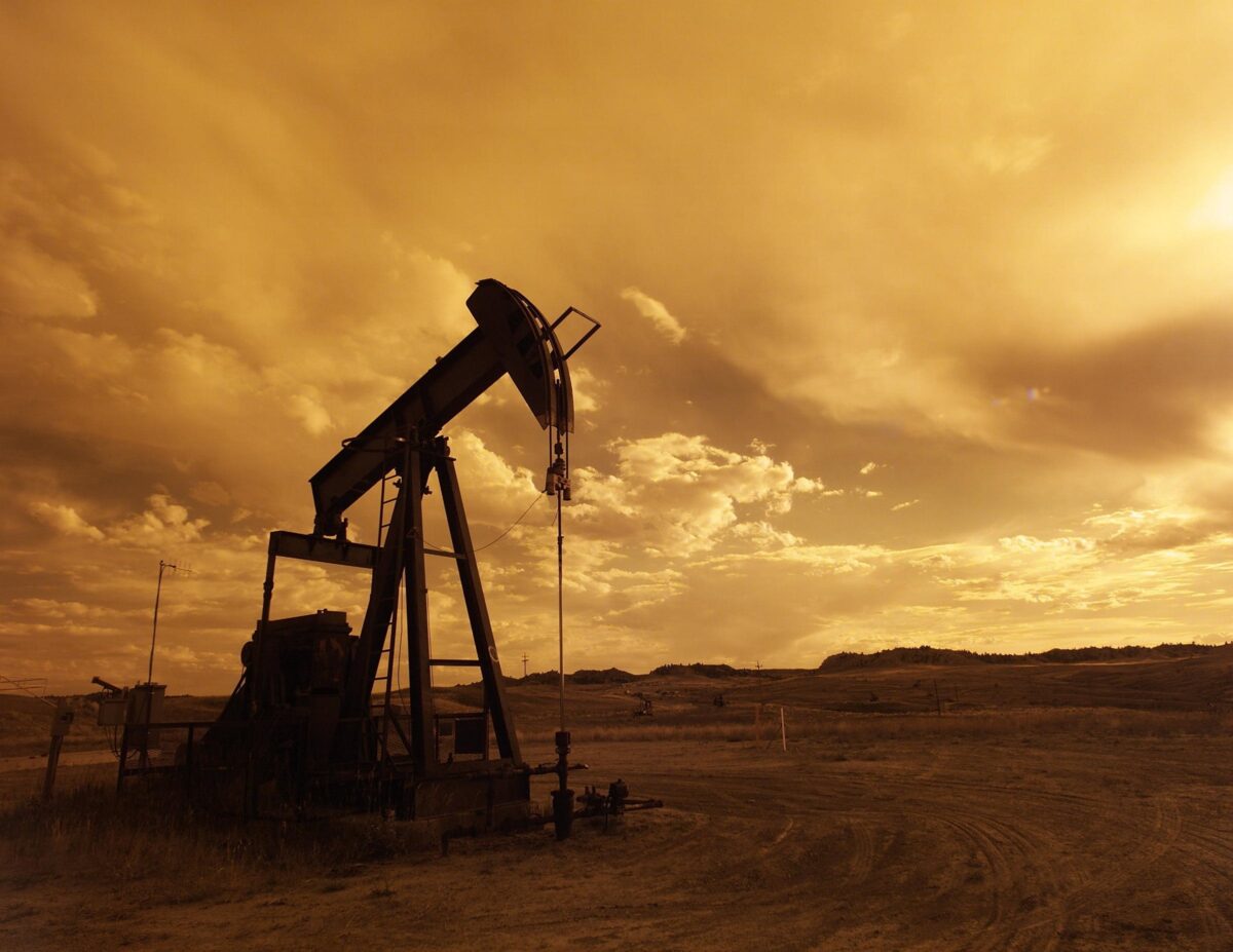 oil refinery for article about oil news