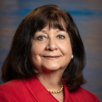 ellen warren headshot